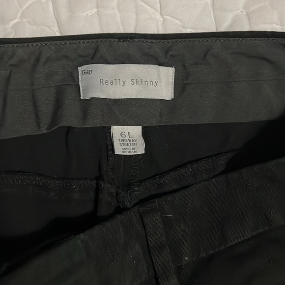 Gap Really Skinny Black Pant - Picture 2 of 4